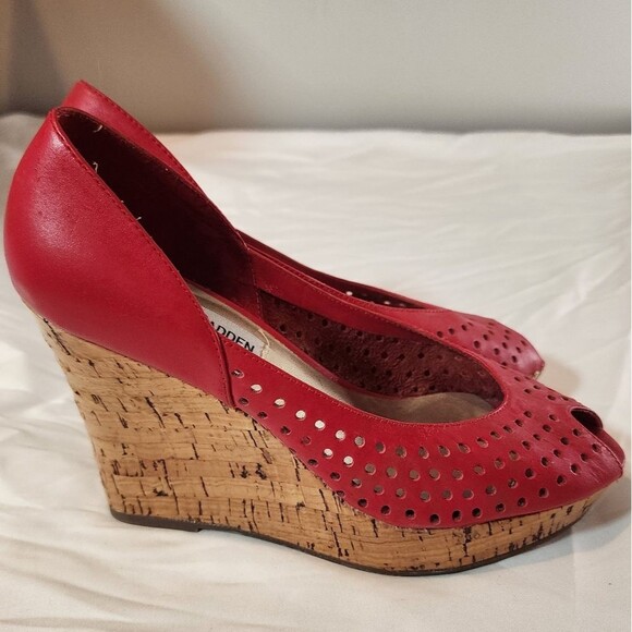 Steve Madden Red Wedge Shoes - Picture 3 of 5